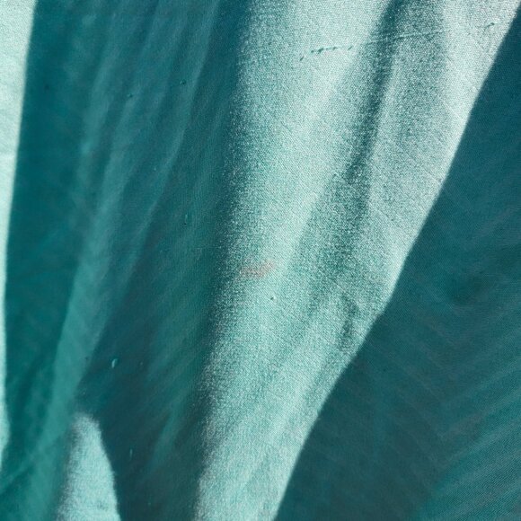 King/queen size comforter with matching pillow shams and bedskirt - Picture 9 of 15